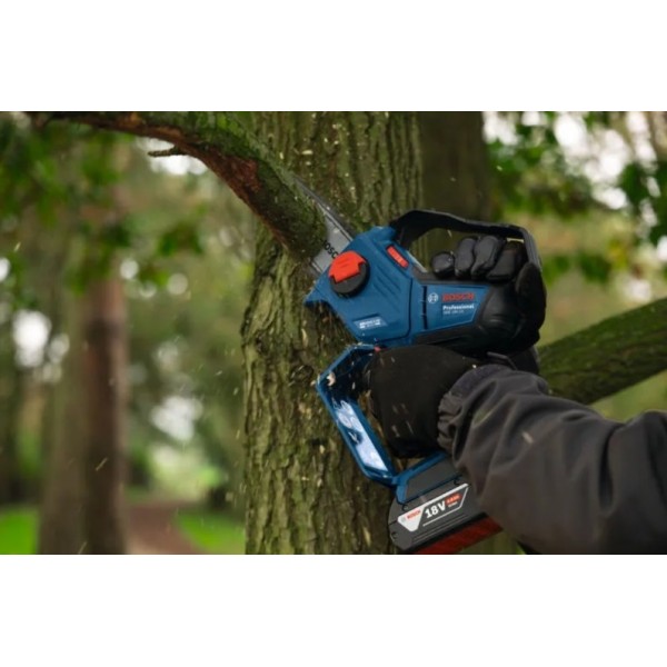 Akumuliatorinis grandininis genėjimo pjūklas BOSCH GKE 18V-15 Solo